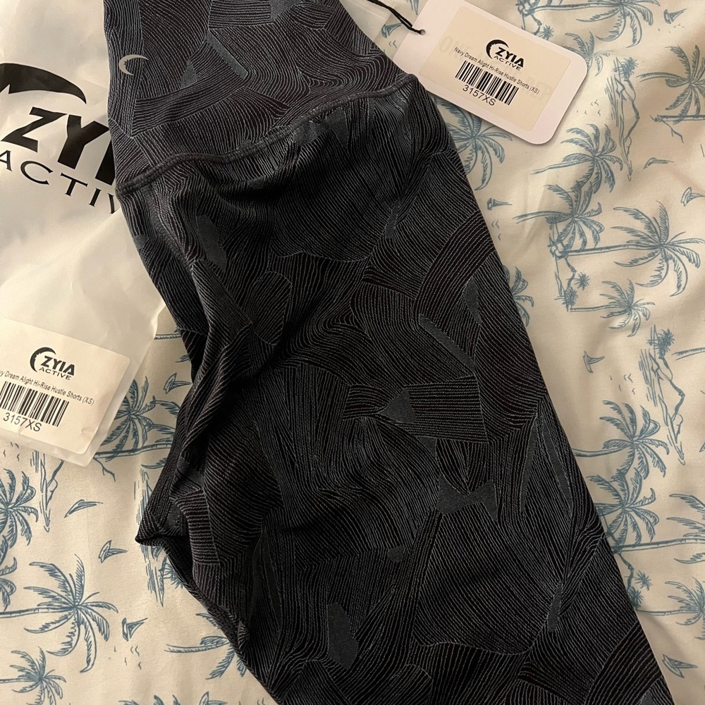 NWT Zyia Ladies Hi-rise Hustle Biker shorts XS